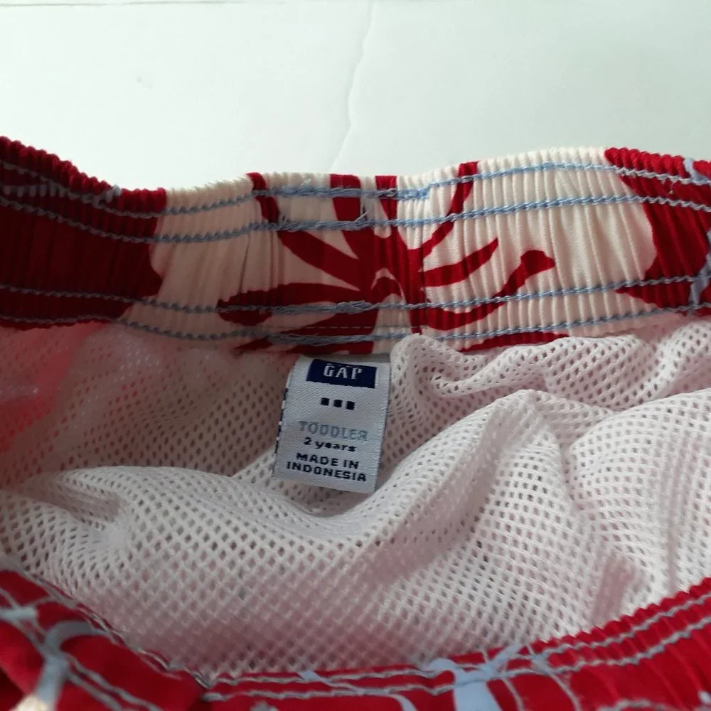 Gap Boys Swim Trunks Red Hibiscus Swimsuit Bathing Suit Size 2T